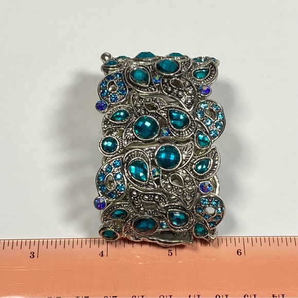 Peacock Vibe Cuff Stretch Bracelet - Picture 5 of 6